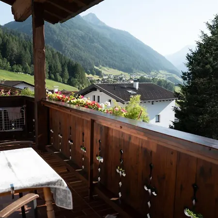 Haus Glueck Stubaital * Нойштифт-им-Штубайталь